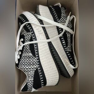 Women’s platform sneakers